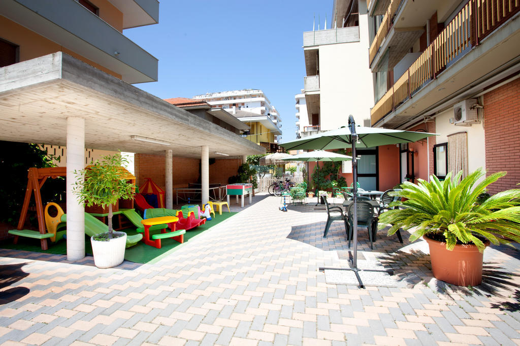 Hotel Nel Pineto 3*